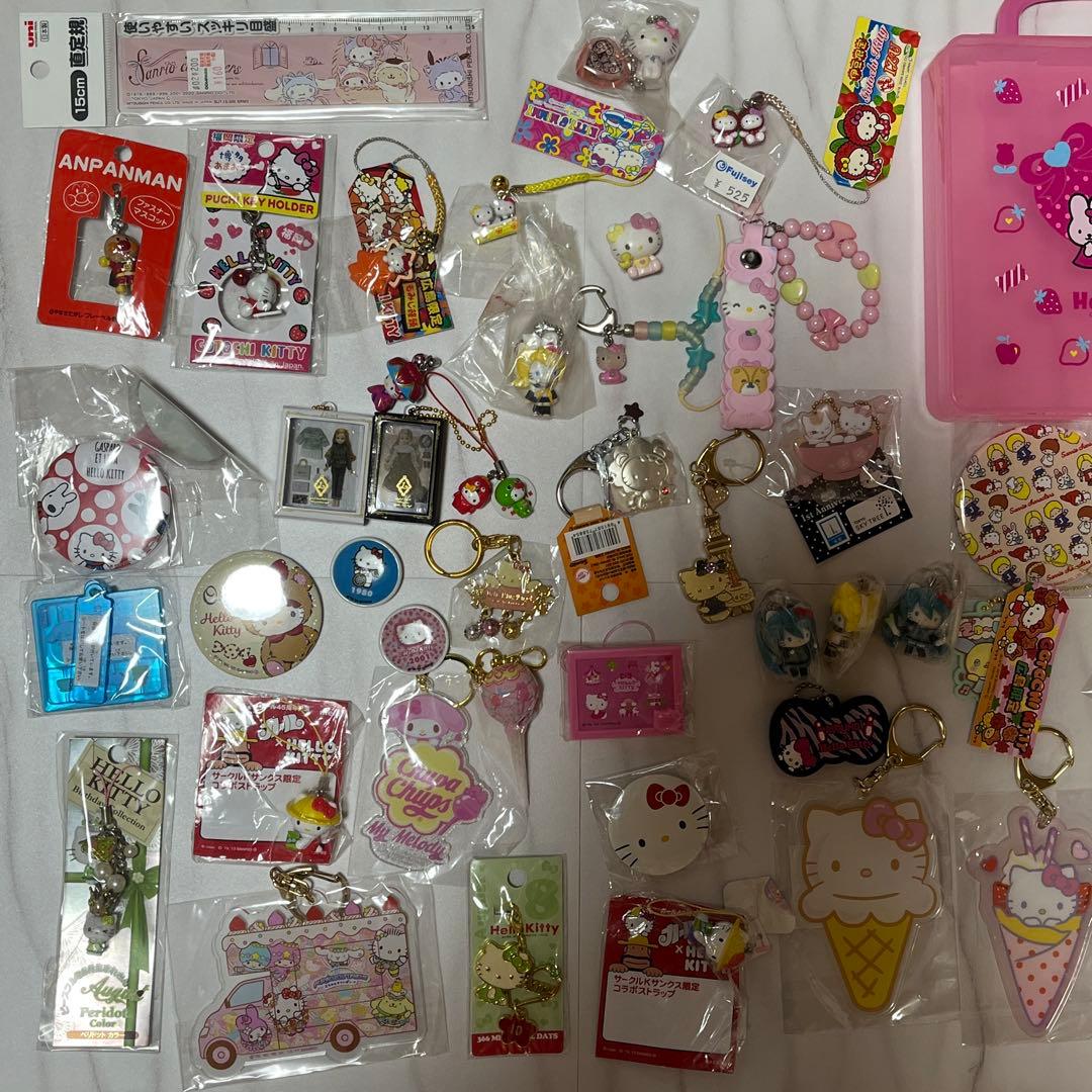 ハローキティ新品　ご当地キーホルダー　ぬいぐるみ　シール　プラモデル　限定 レア