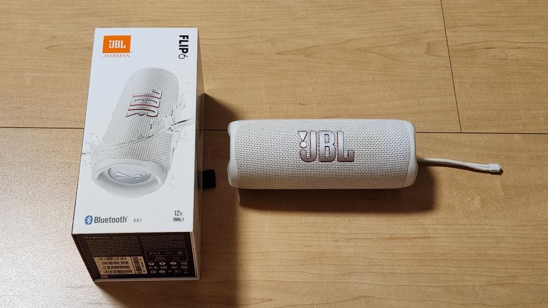 JBL Flip6 ホワイト JBL Flip 6 (White) Waterproof portable Bluetooth® speaker (White
