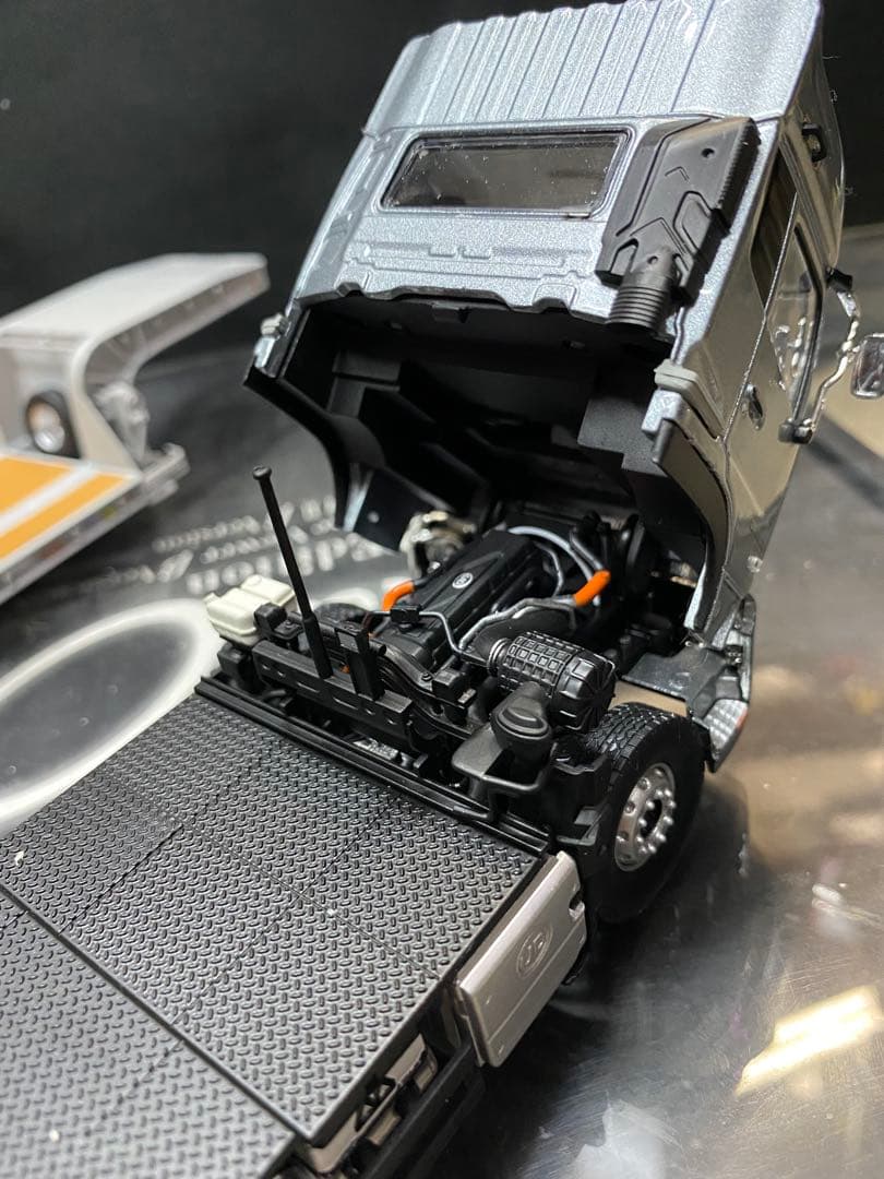 京商 1/43 UDクオン 低床トレーラー ボルボアキュレートダンプセット