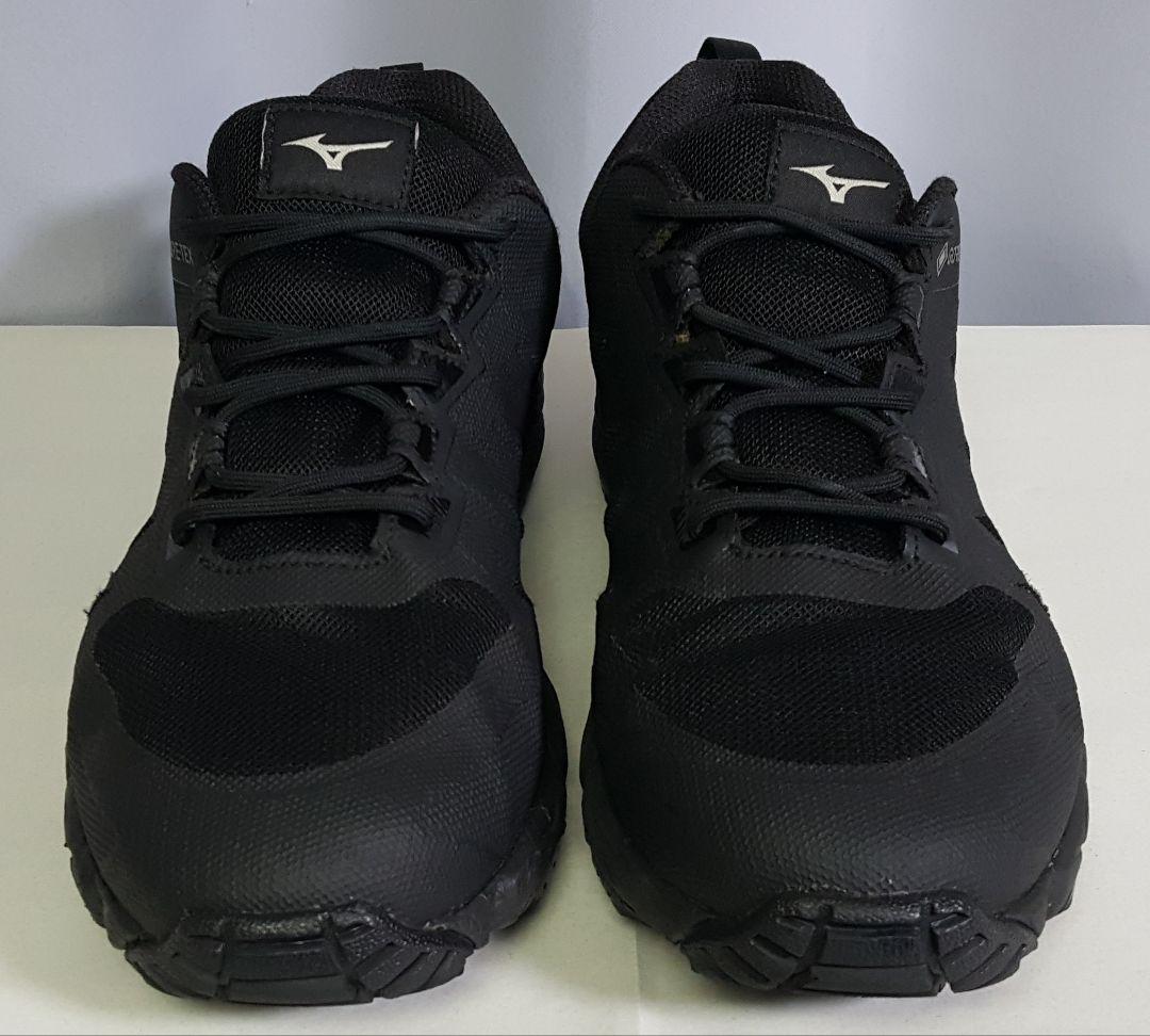 【完売品】マーガレット・ハウエル×ミズノ スニーカー 黒 防水 27.5cm