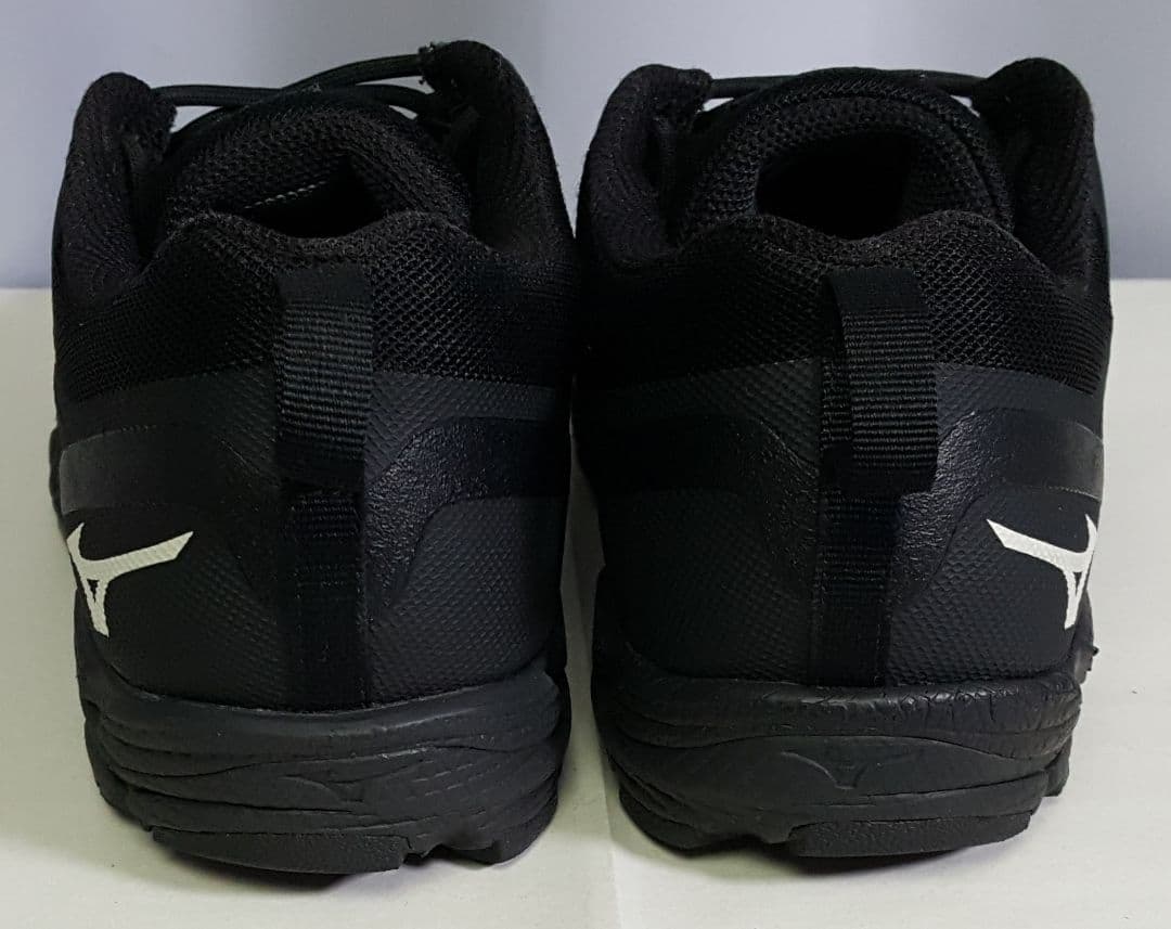 【完売品】マーガレット・ハウエル×ミズノ スニーカー 黒 防水 27.5cm