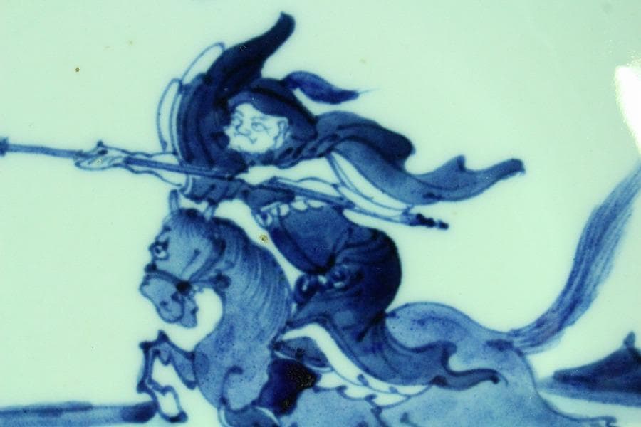 中国美術 青花 馬上武人紋 盤 φ21cm 古染付 清(K-RC962)