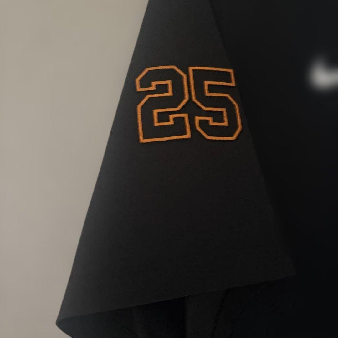 読売ジャイアンツNIKE(練習着) 黒ウインドシャツ ジャケット - メルカリ