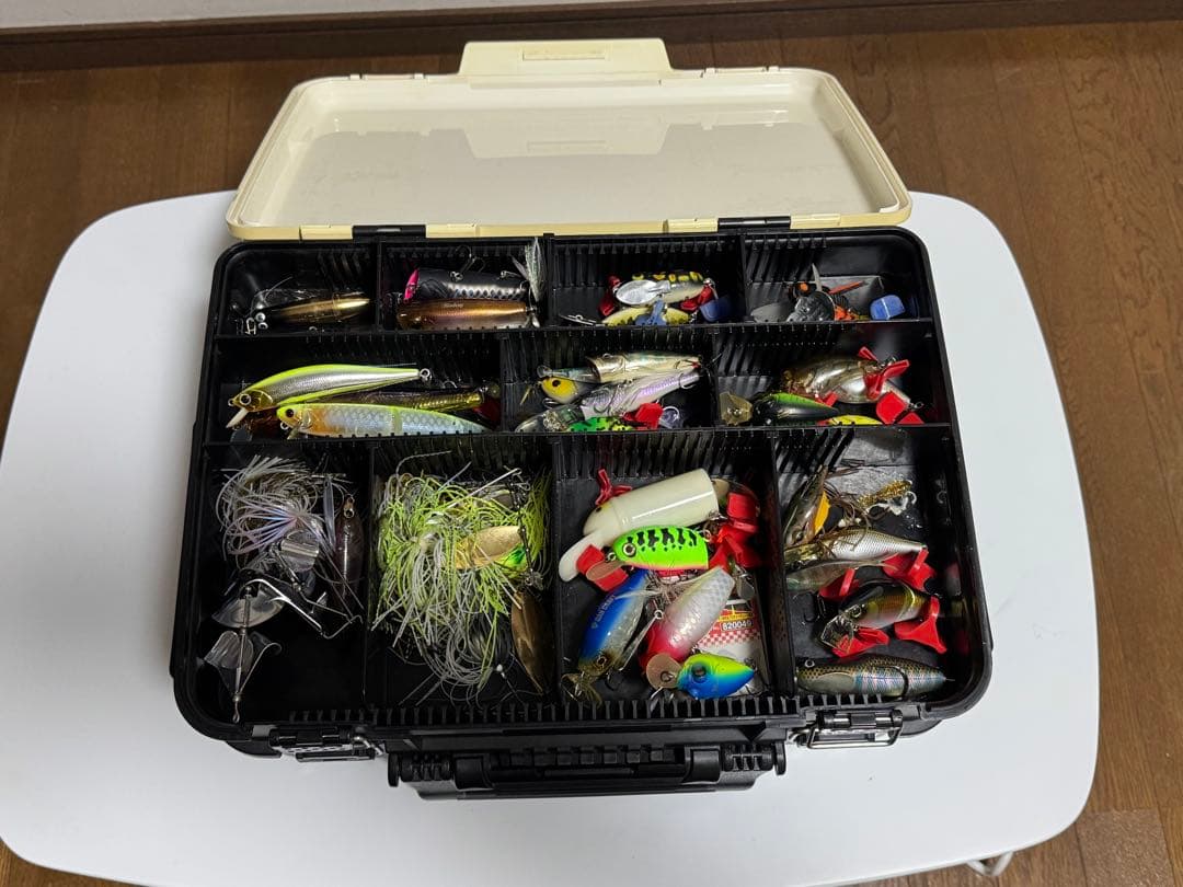 バス釣り引退セット ボックスの中身もまとめ売り 貴重ルアーあり