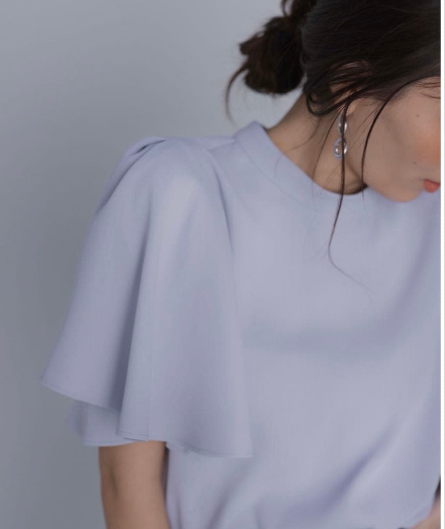 新品未使用タグ付き anuans ケープディテールブラウス サックスブルー