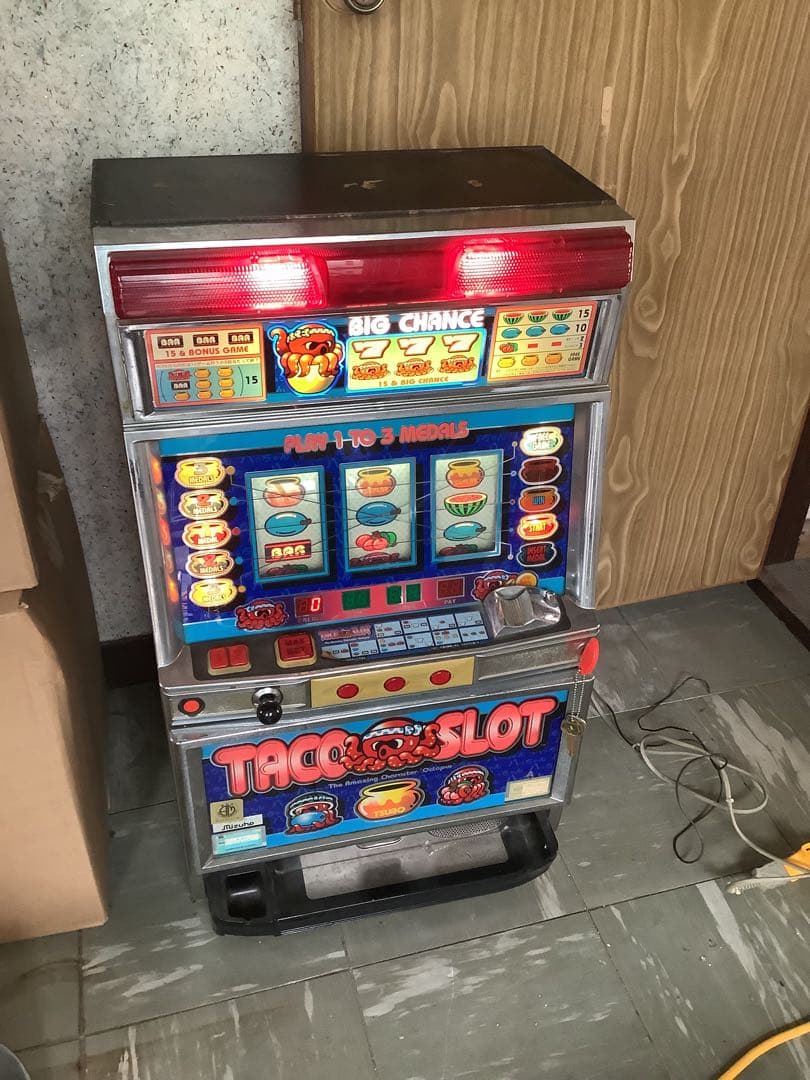 TACO SLOT スロットマシン