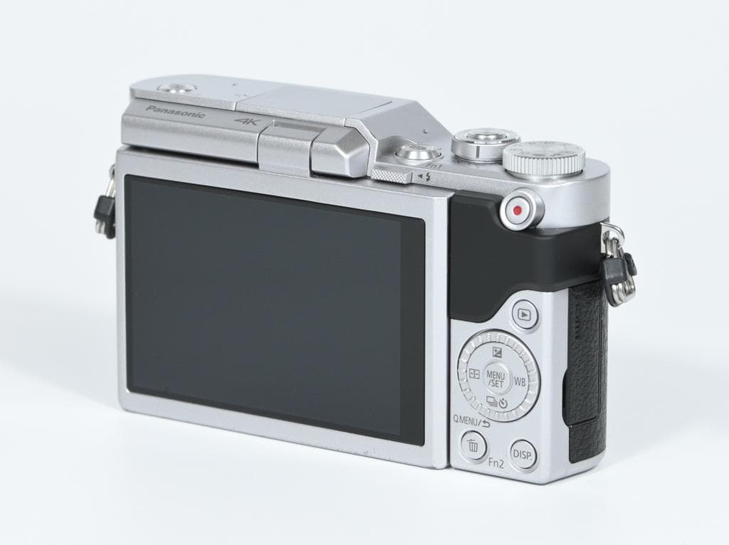 【美品】 パナソニック LUMIX DC-GF9 ボディ《ショット数1144》