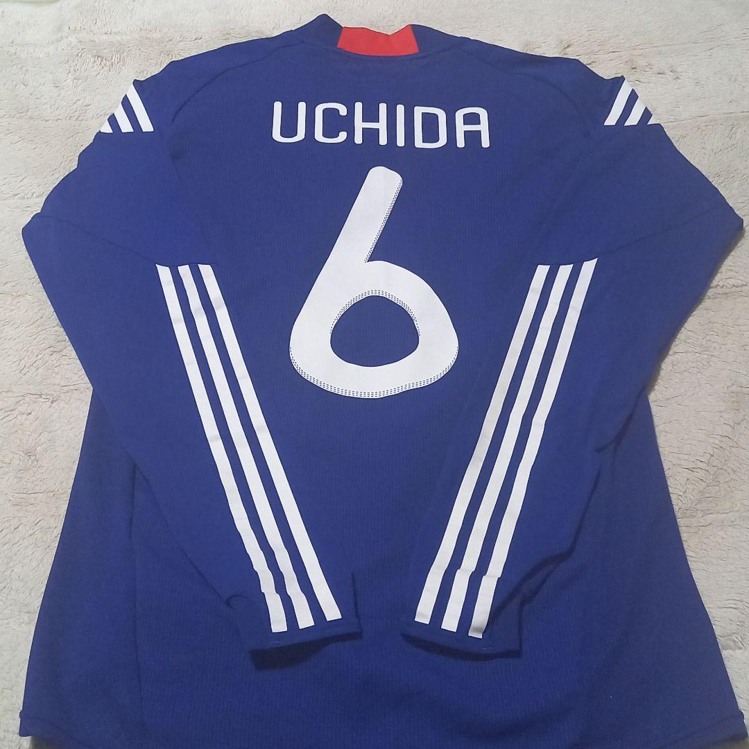 『長袖』内田篤人(うちだあつと・鹿島、シャルケ、ウニオンベルリン) 長袖』内田篤人(うちだあつと・鹿島、シャルケ、ウニオンベルリン