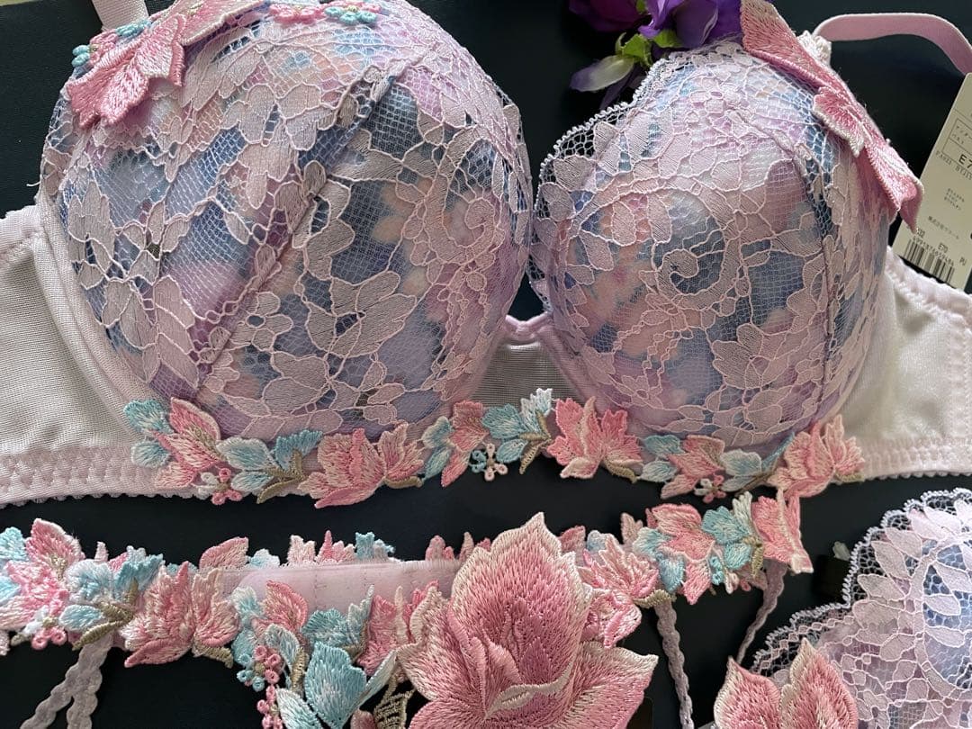 サルート E70/M 3点セット PU パリ - メルカリ