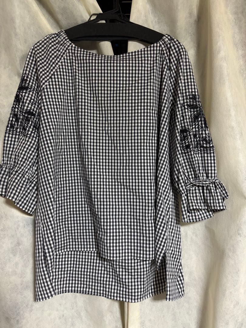 ローズティアラ♡︎チェック柄刺繍ブラウス46 - メルカリ