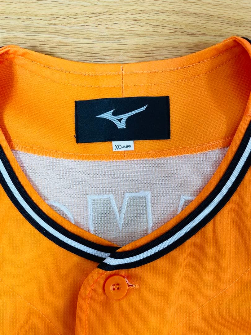 美品 読売ジャイアンツ 巨人 岡本和真 ミズノ ユニフォームXO - メルカリ