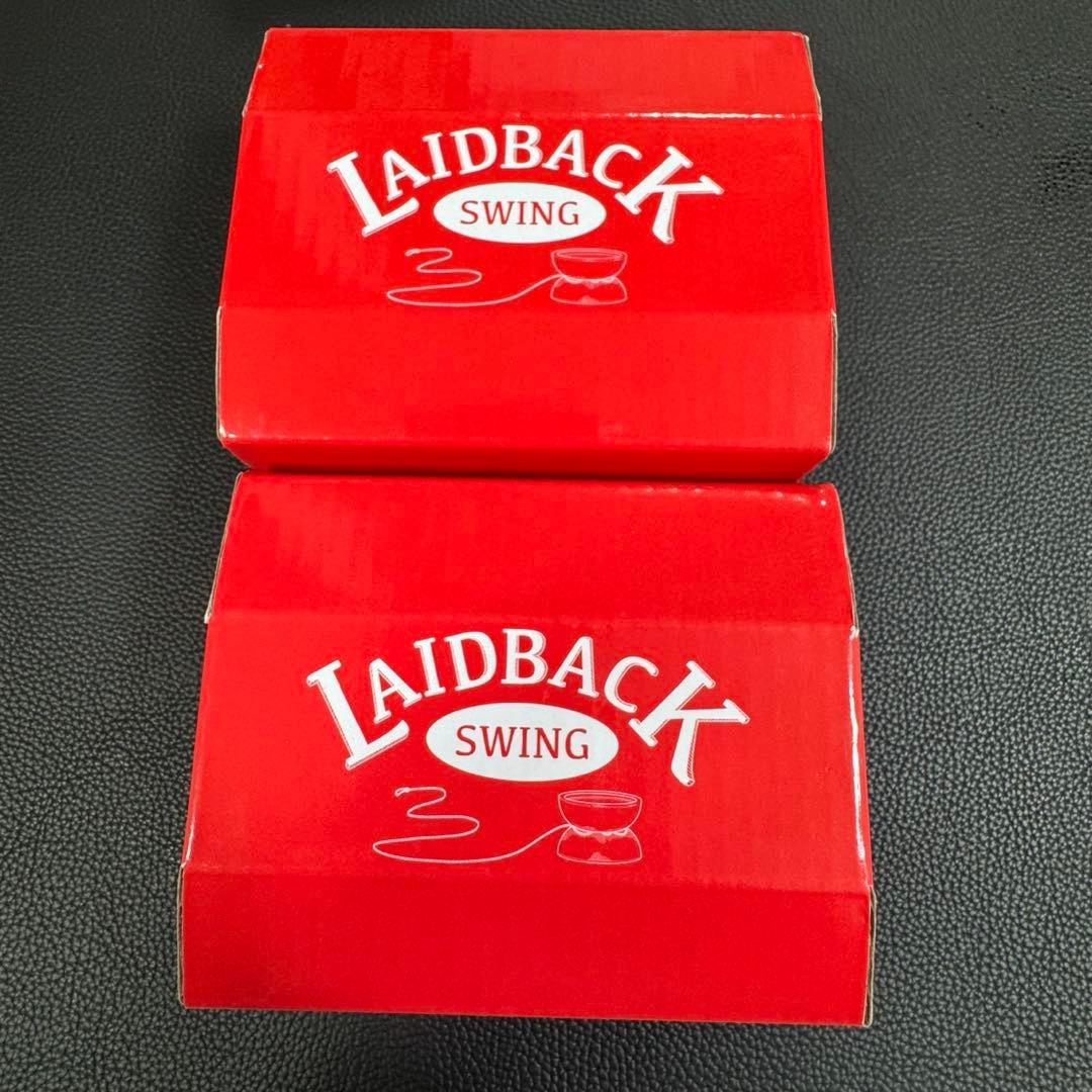 オーセンティック、ヌードトランプ