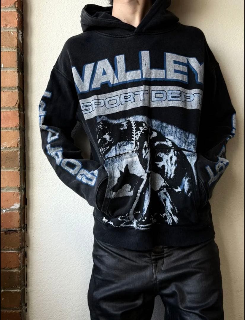 希少 VALE FOREVER VALLEY SPORT DEPT hoodie Vale Forever Sport Black Crest Pullover – LacedUp
