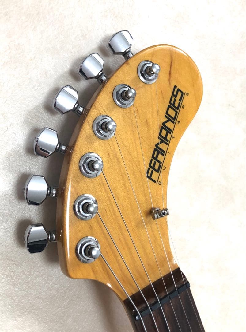 美品！！】ZO-3 芸達者 3TS アンプ内蔵ミニギター 専用ケース付 - メルカリ