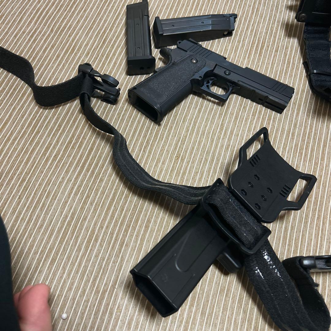 ハイキャパ4.3 予備マグ付き　専用ホルスター付き