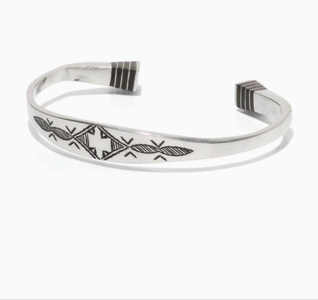 アダワット トゥアレグItri Akshod バングル ADAWAT'N TUAREG - ITRI AKSHOD / イトゥリ アクショルド(風