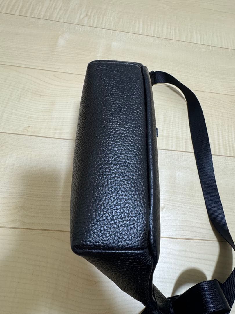 HushTug ハッシュタグ カーブドボディバッグ 姫路レザー HushTug