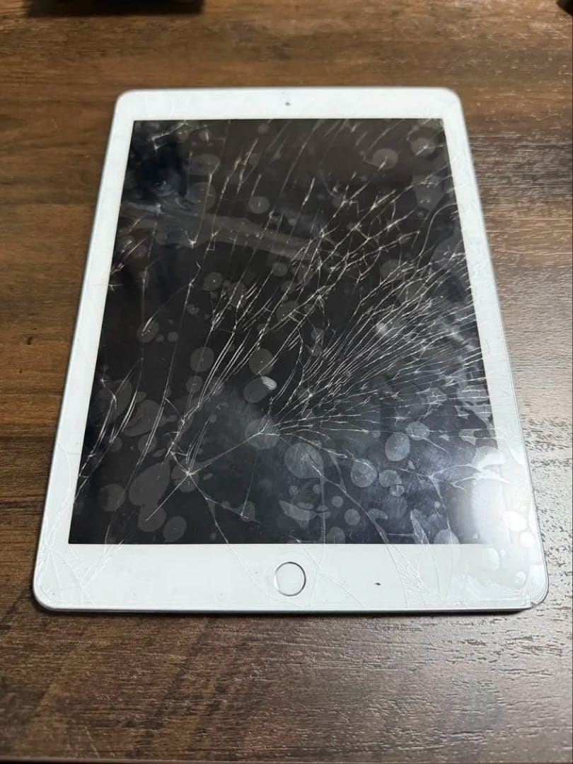 iPad第6世代 画面割れ バキバキ ジャンク品 32GB ジャンク品】iPad本体 第6世代 32GB 画面ひび割れあり ローズゴールド