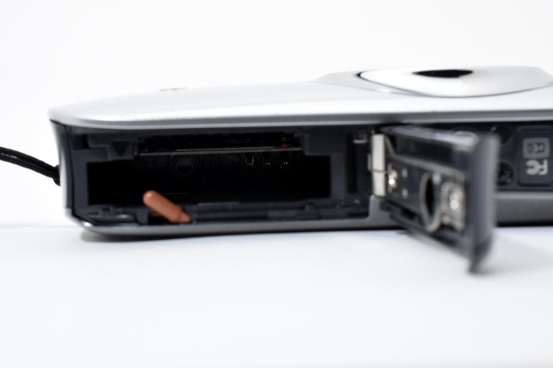 キヤノン　Canon IXY 510 IS シルバー 《動作確認済み》