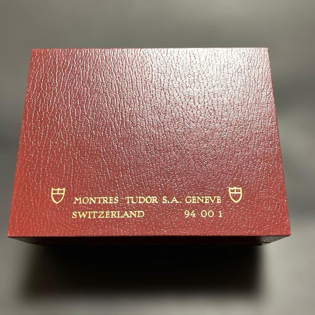 TUDOR 時計用空き箱/赤 レッド チューダー純正箱のみ(時計無し) - メルカリ