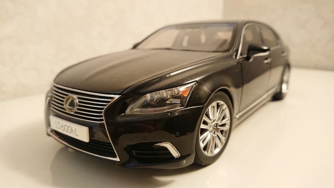 レクサス LS600hL ブラック オートアート 1/18 ミニカー - メルカリ