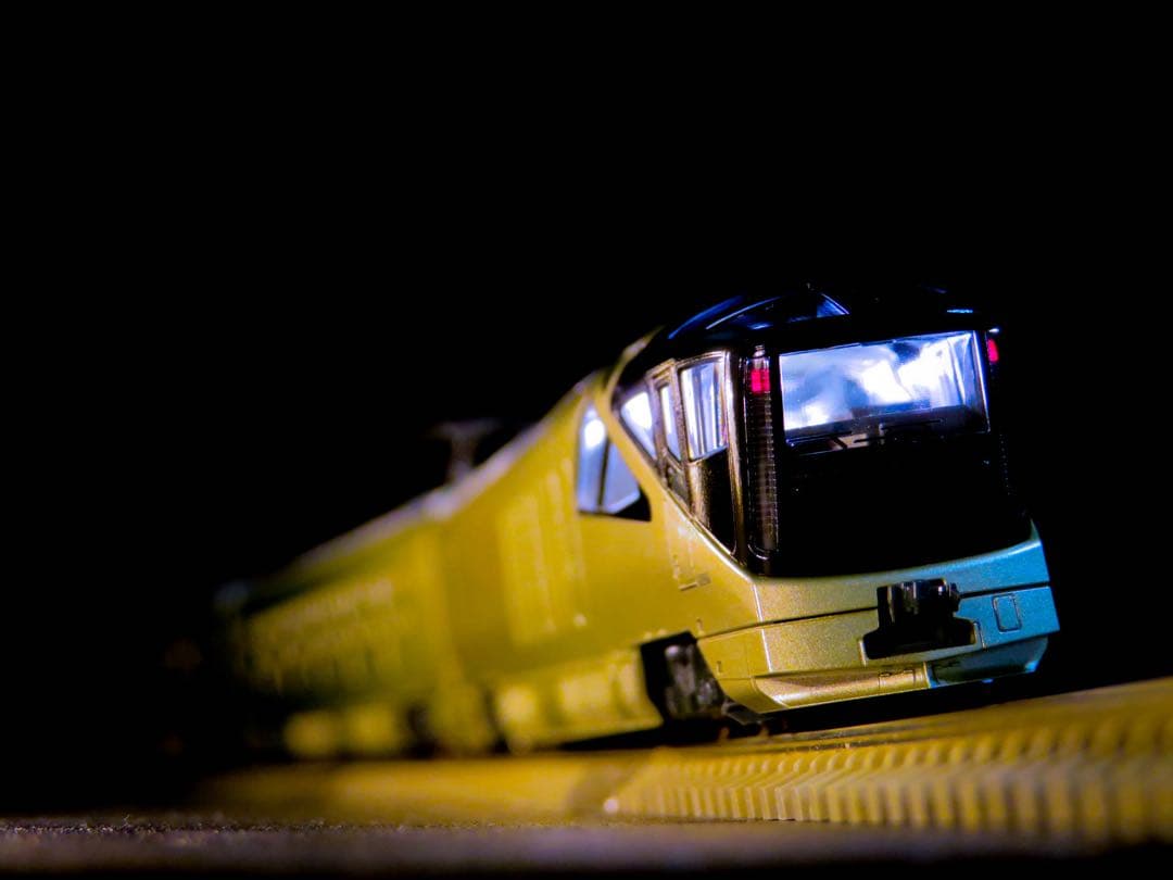 KATO E001形 TRAIN SUITE 四季島(室内灯取付済)【新品】