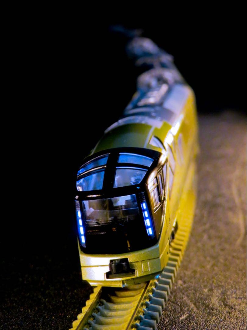 KATO E001形 TRAIN SUITE 四季島(室内灯取付済)【新品】