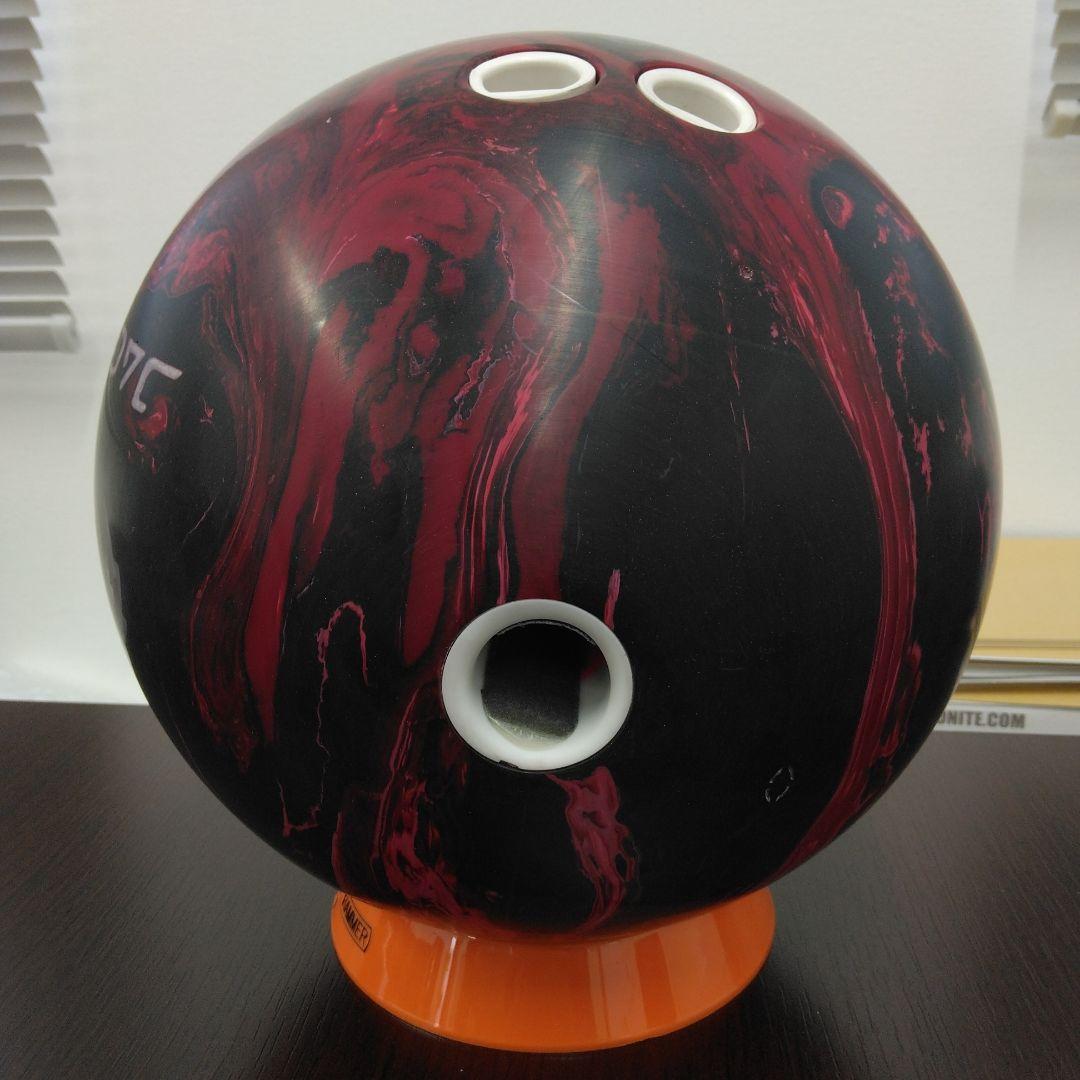 MOTIV JACKAL LE ボウリングボール 14p2～4ozです。