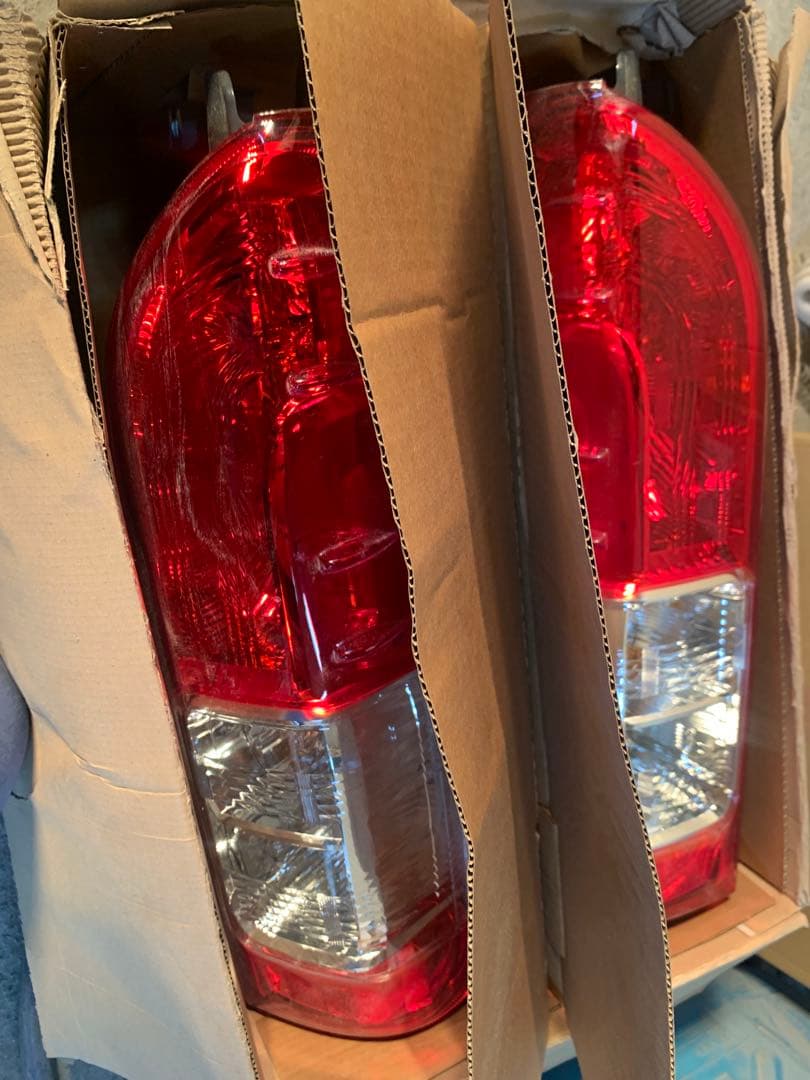 中*と様 200系 ハイエース テールライト セット 楽天市場】ハイエース 200系 テールランプ テールライト ファイバー
