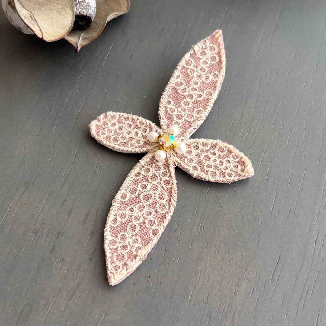 ②109 ミナペルホネン ブローチアクセサリー ハンドメイド - メルカリ