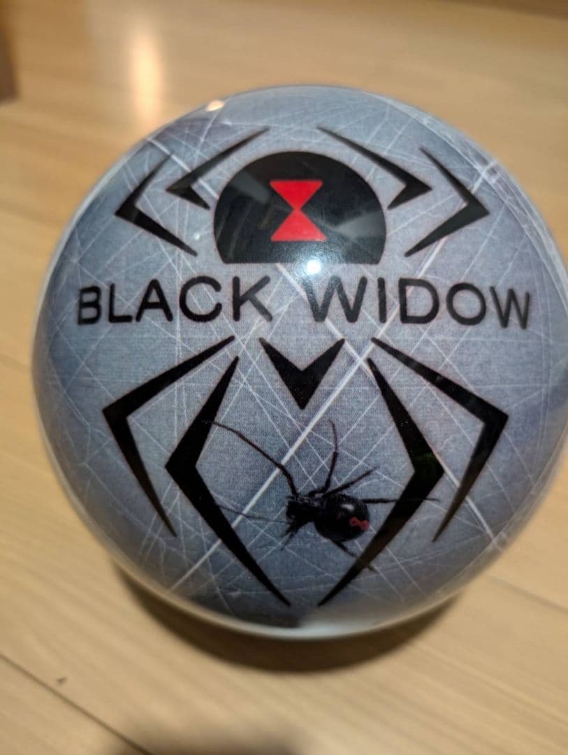 HAMMER BLACK WIDOW ボウリングボール　13ポンド4オンス Amazon.co.jp: Hammer Black Widow Viz-A-Ball 13ポンド : おもちゃ