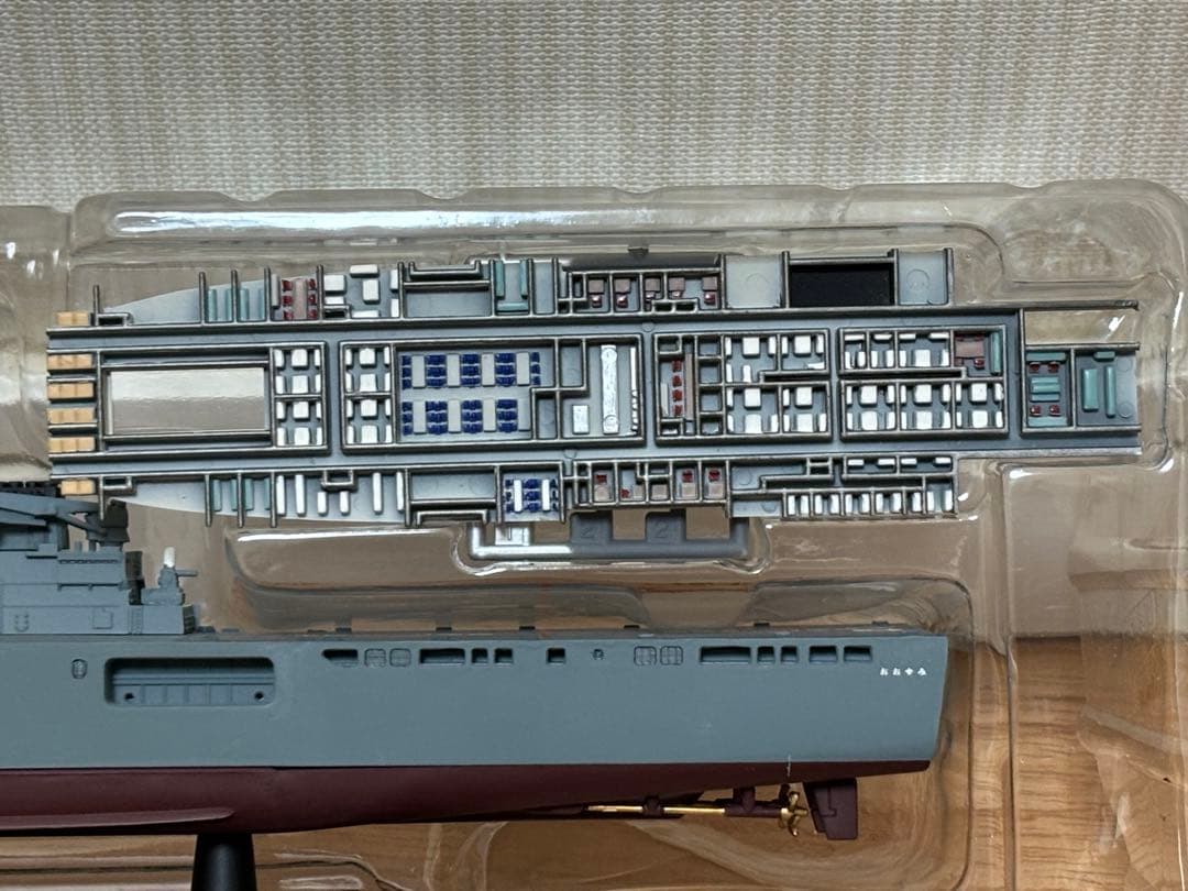 ピットロード 1/700 海上自衛隊 LST-4001 おおすみ 塗装済キット