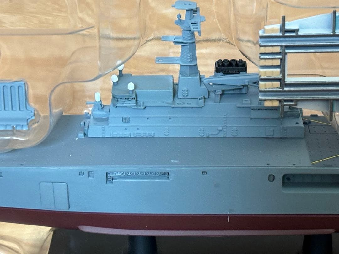 ピットロード 1/700 海上自衛隊 LST-4001 おおすみ 塗装済キット