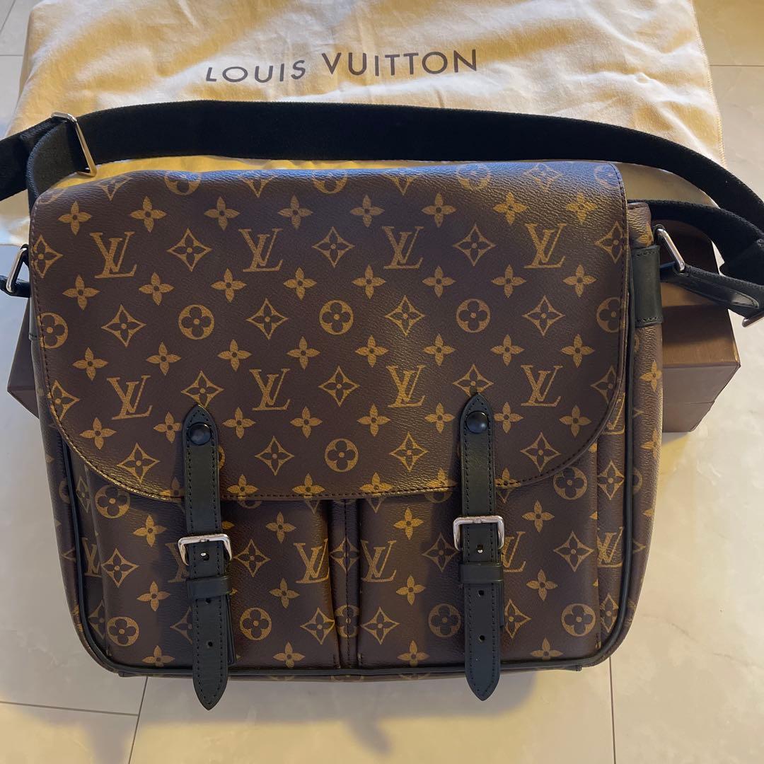 Louis Vuittonモノグラムメッセンジャ クリストファーアストロン Louis Vuitton Christopher Messenger Bag Black Brown Canvas Leather