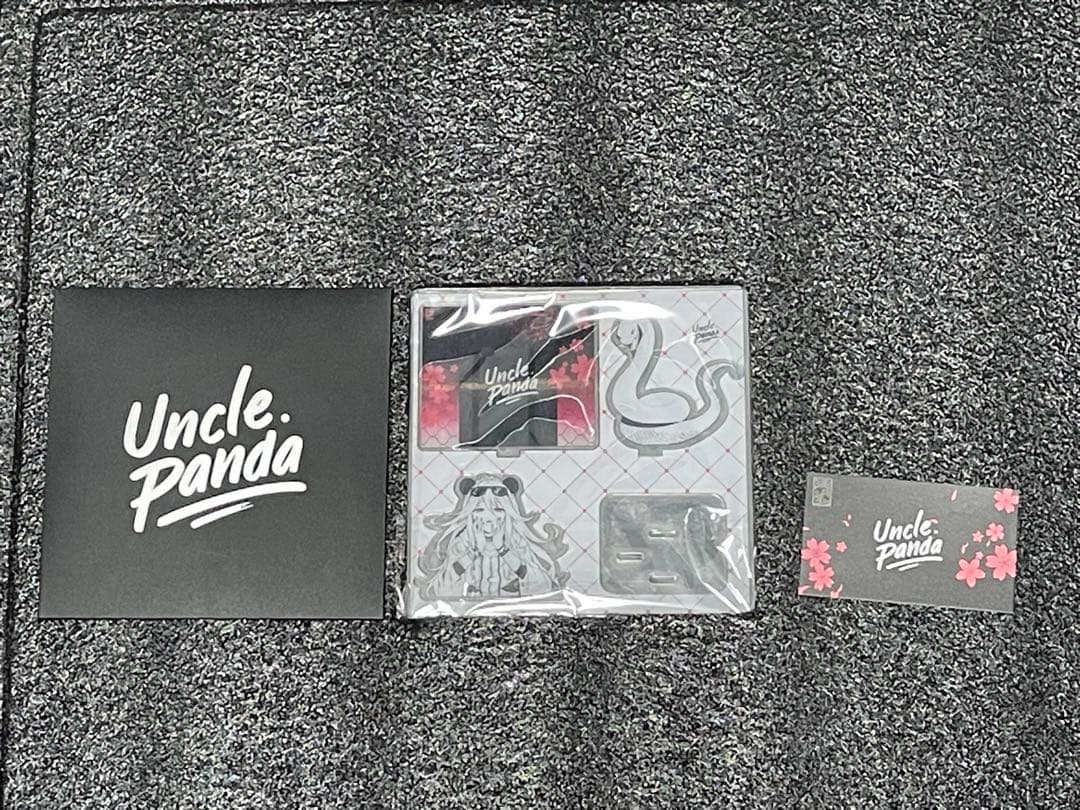 Uncle Panda 巳 ガラスマウスパッド