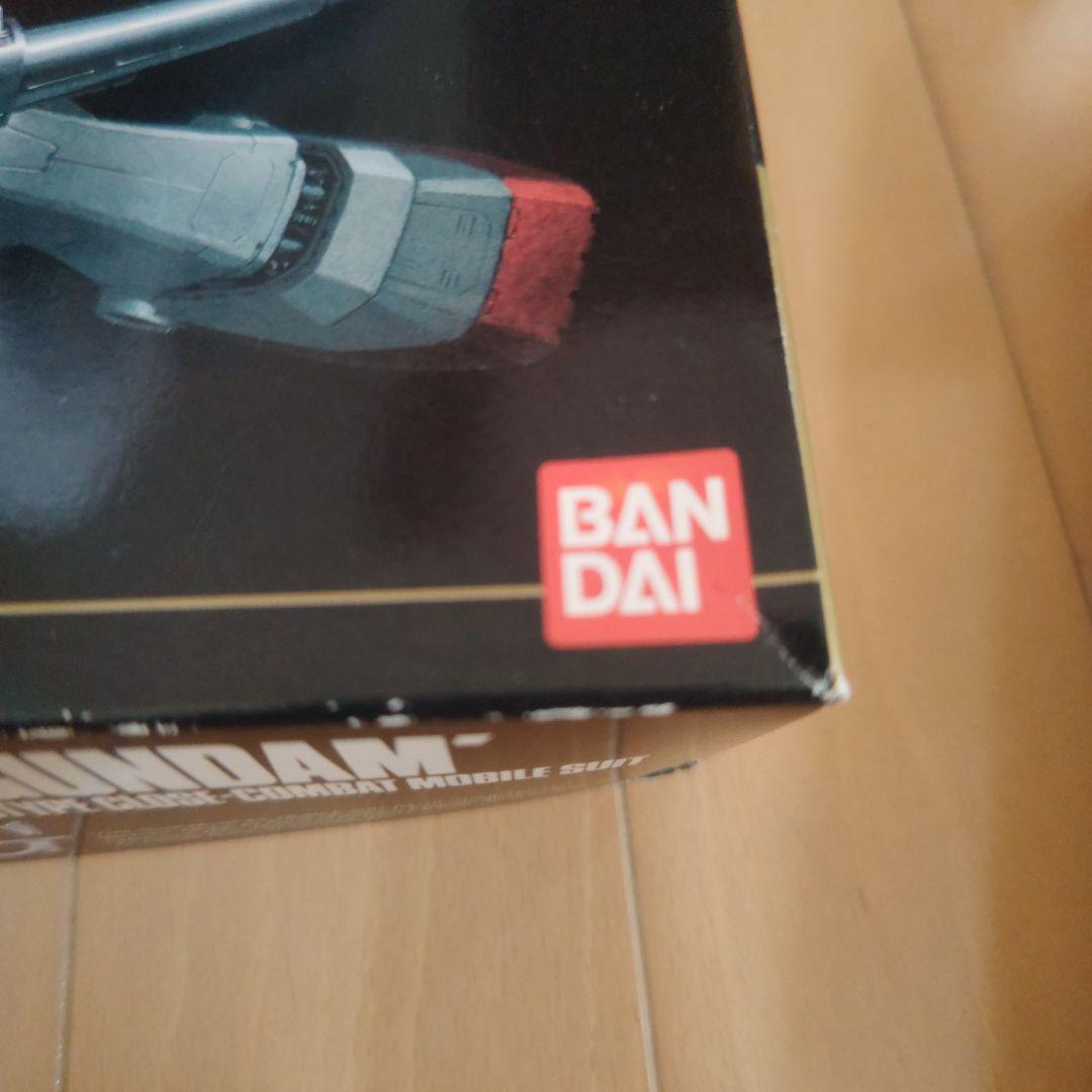 HG ガンダム　ラストショット　箱のシワ、凹みあり