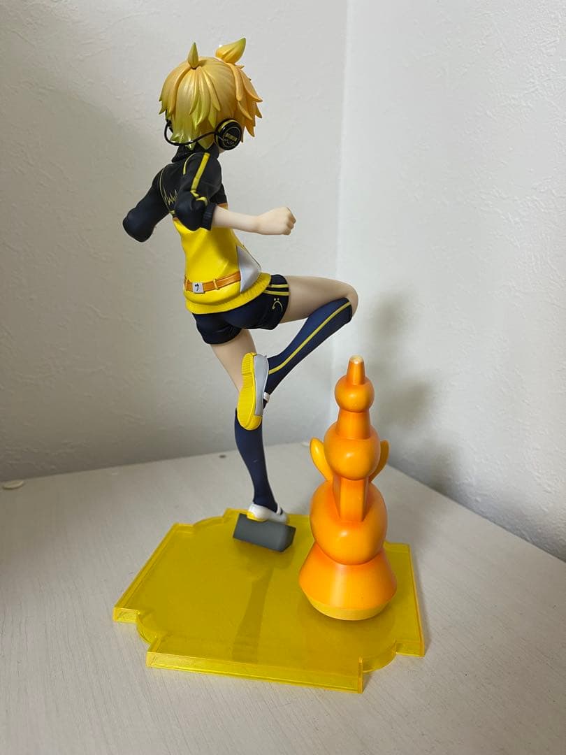 【箱付き】鏡音レン 1/7スケールフィギュア