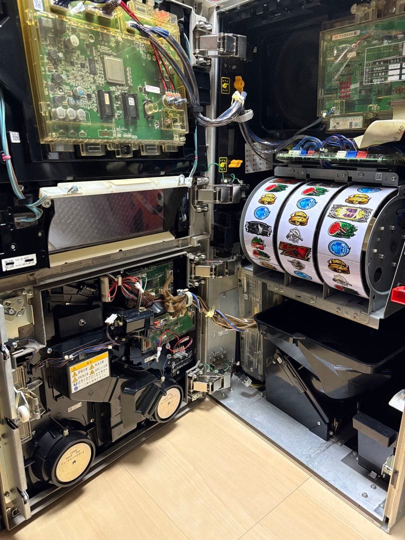 【送料込】 亜人 パチスロ実機 オリンピア 家庭用電源 スロット 実機 5号機
