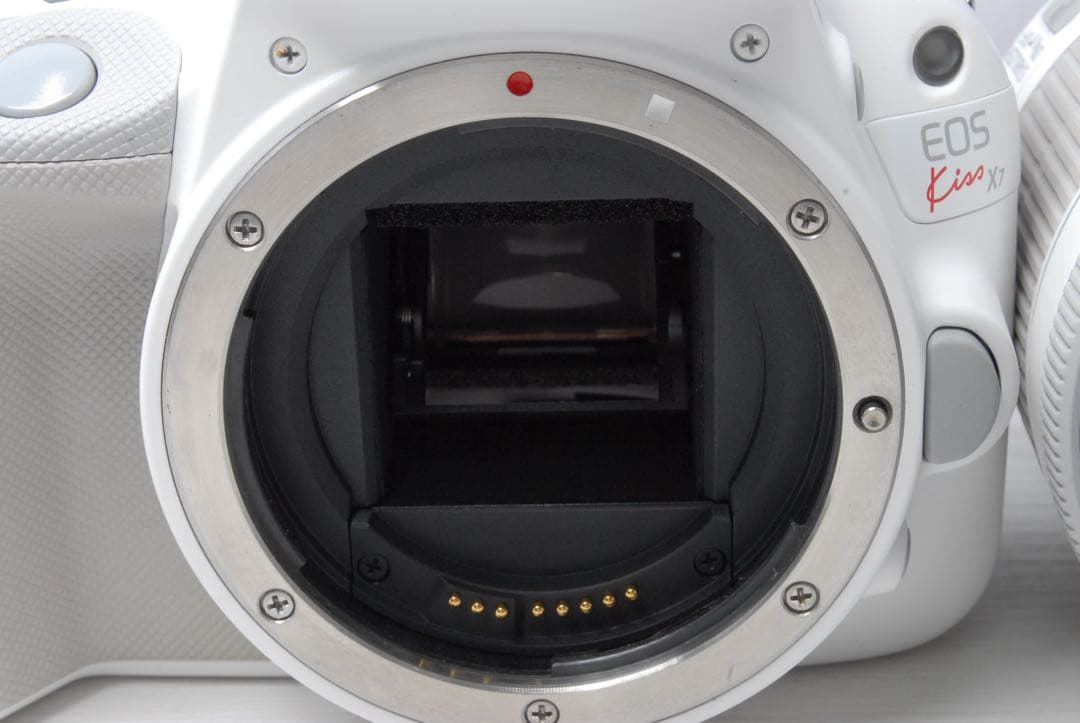 美品】EOS Kiss X7 ホワイト 手ぶれ補正 おまけ付き スマホ転送OK