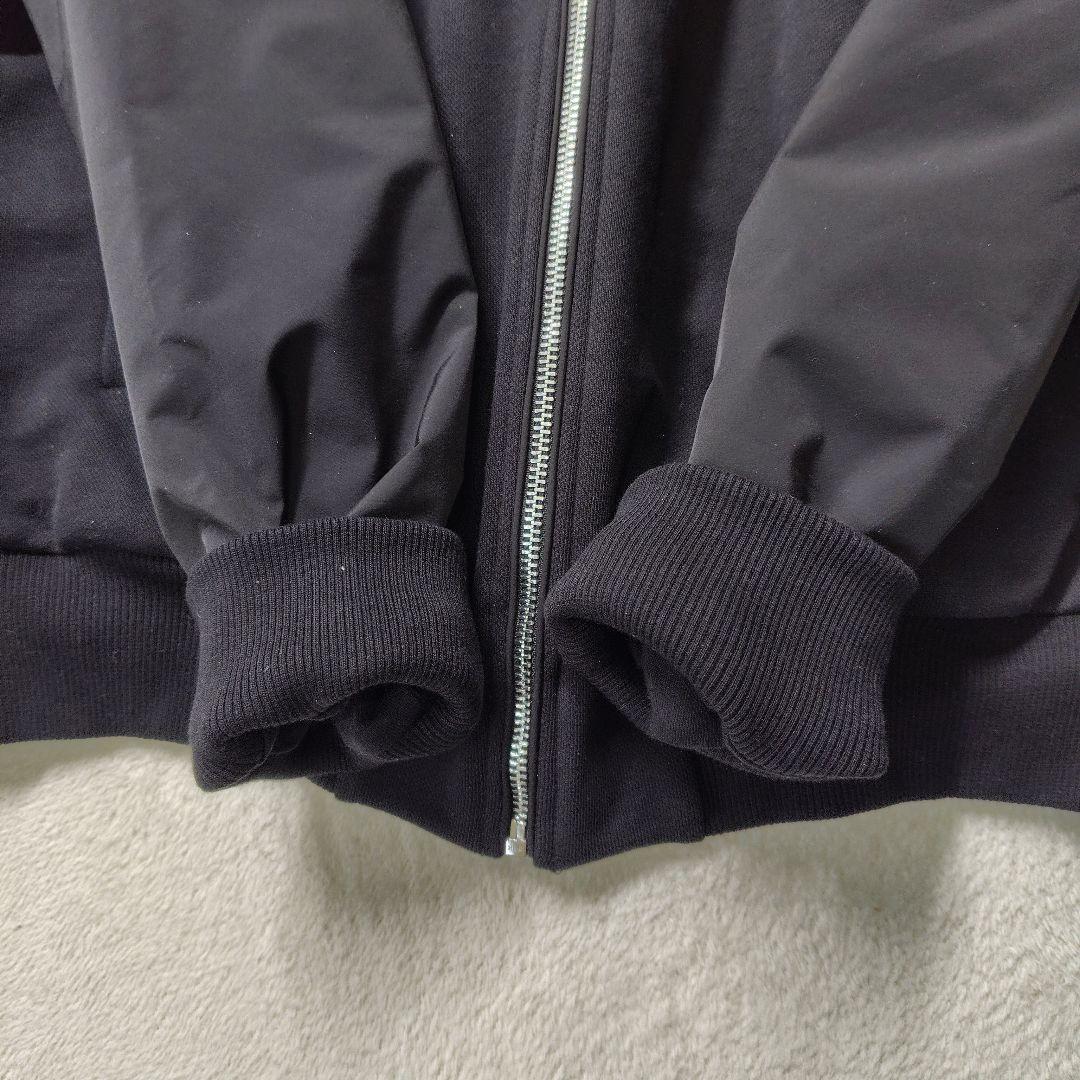 未使用に近い 現行 ヒューゴボス ブルゾン 異素材 切り替え 中綿 刺繍