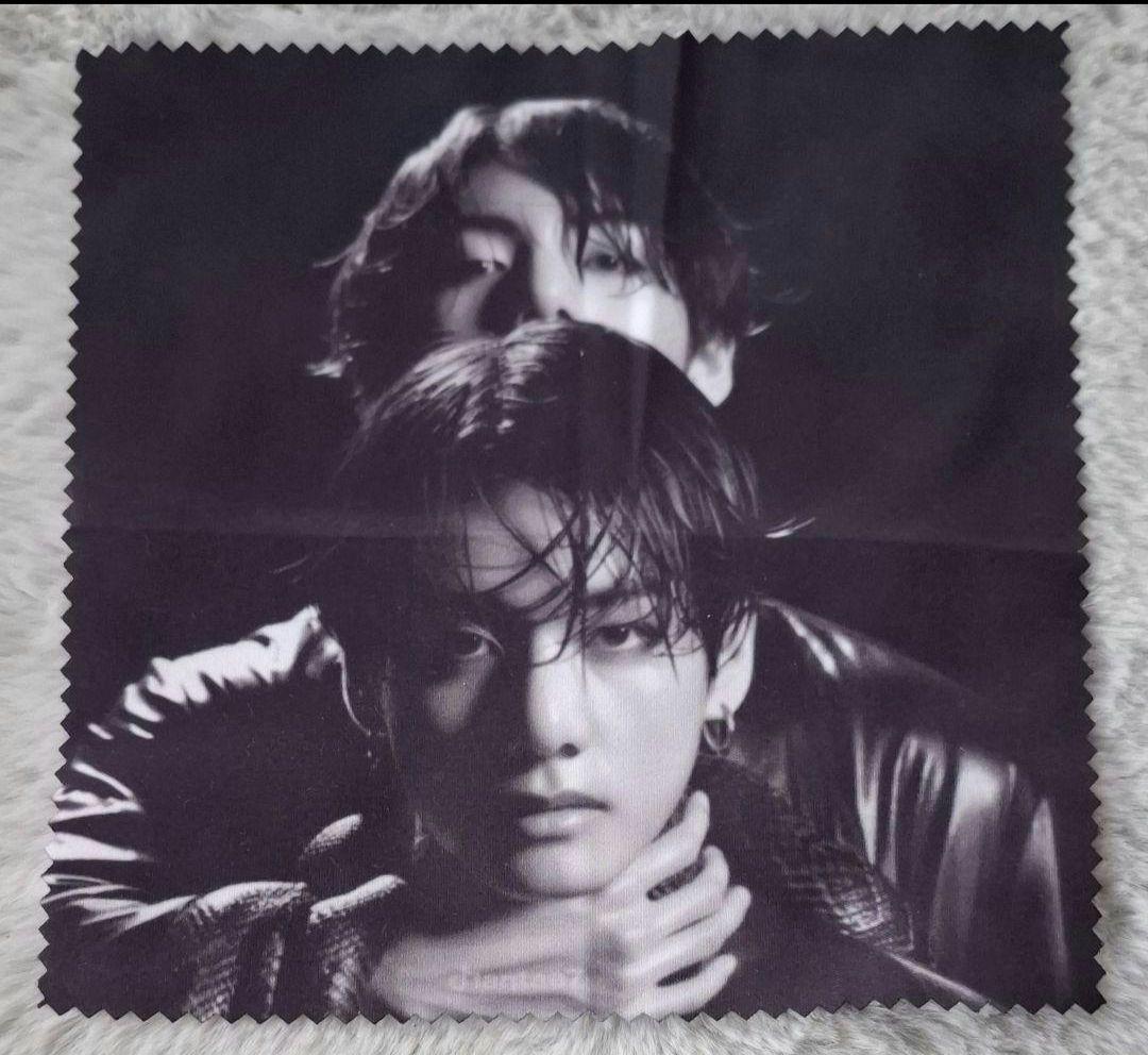 専用です。BTS♡ V✰JUNGKOOK ♡パスケース&小銭入れ...