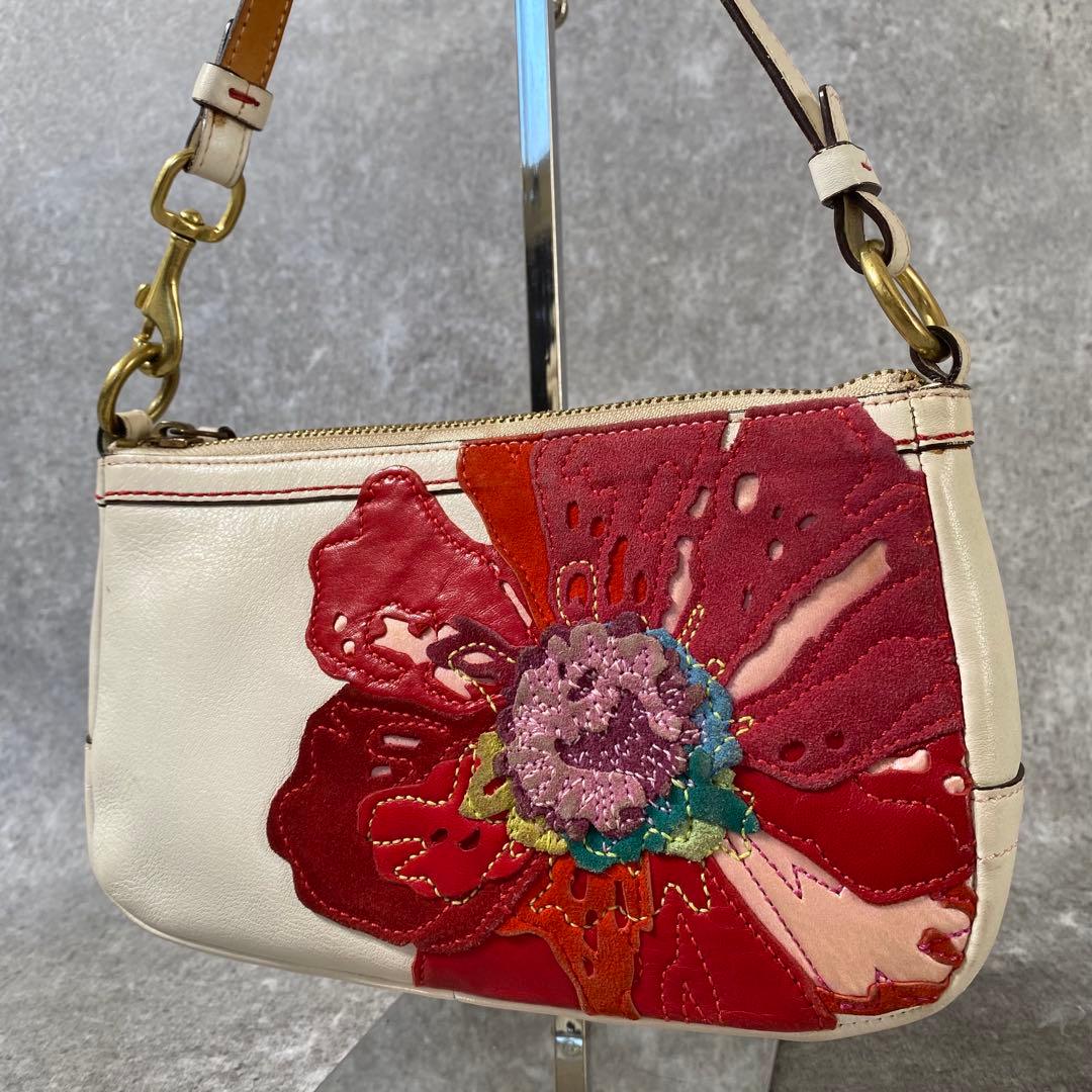 COACH コーチ フラワーモチーフ 刺繍 ハンドバッグ　アクセサリーポーチ COACH コーチ フラワーモチーフ 刺繍 ハンドバッグ アクセサリーポーチ