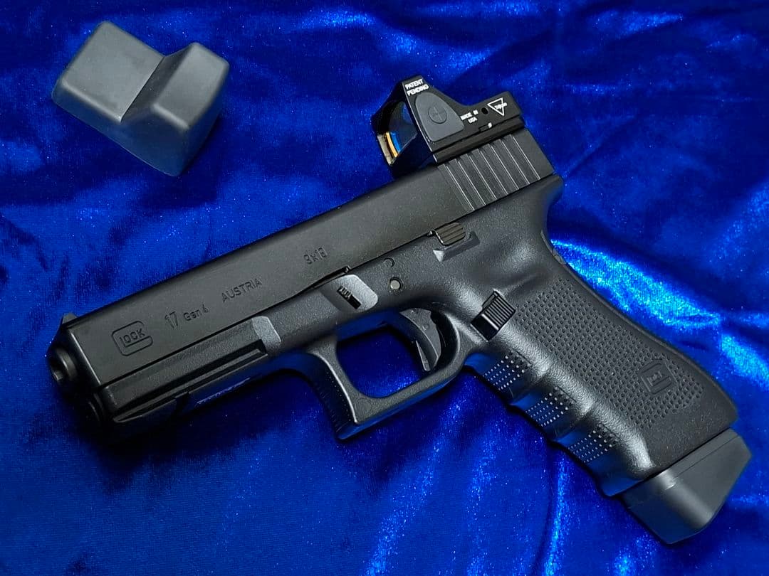 東京マルイGLOCK 17 Gen.4 ガスガン【付属品多数付いてます】