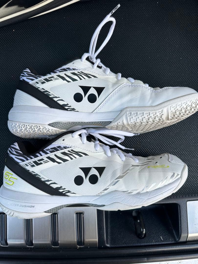 【入手困難】桃田賢斗モデル YONEX バドミントンシューズ 26〜26.5cm