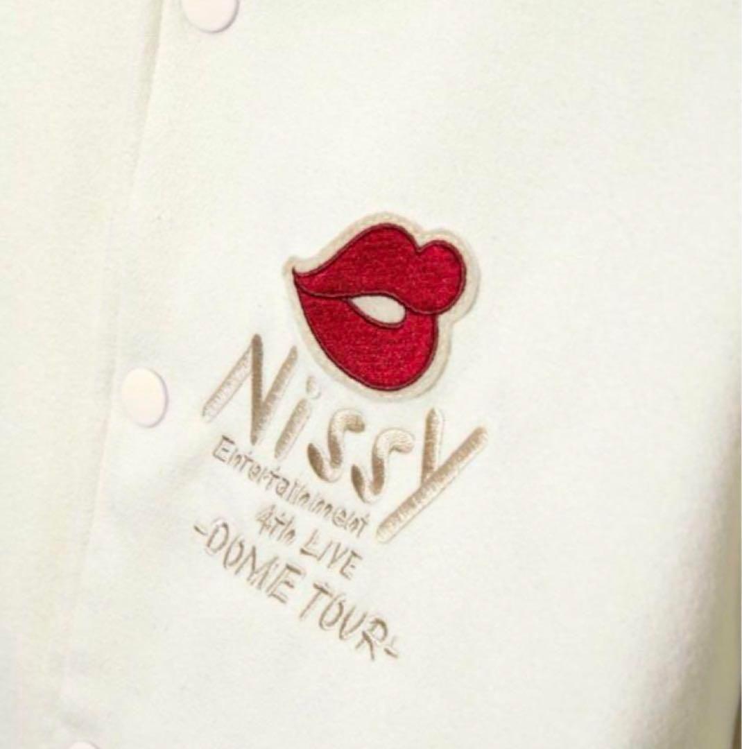 新品】Nissy ボンボラスタジャン ホワイトNissy スタジャン ボンボラ