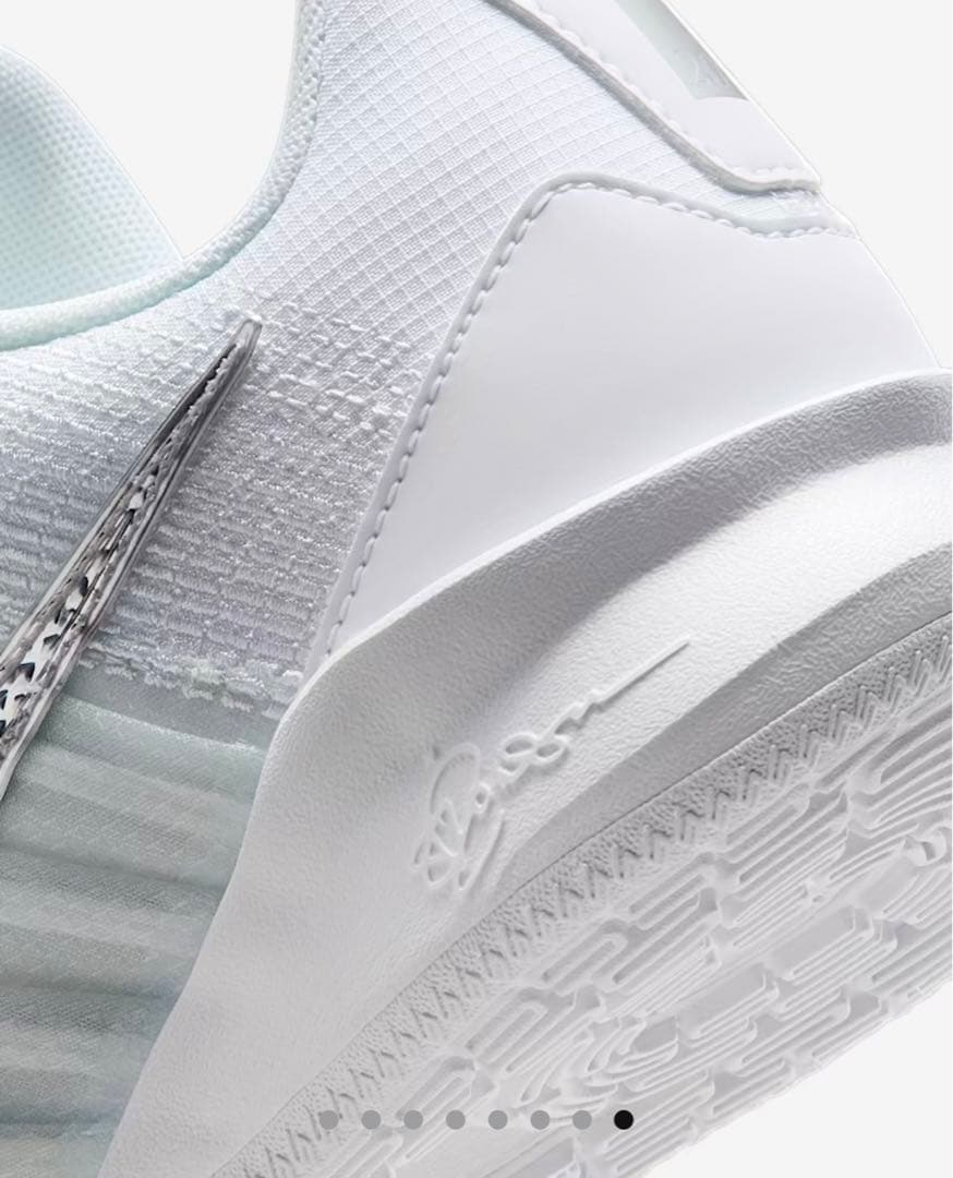 ナイキ ウィメンズ サブリナ3 