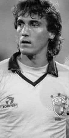 元ブラジル代表 オスカール氏のブラジリスFC(所有クラブ)サイン入