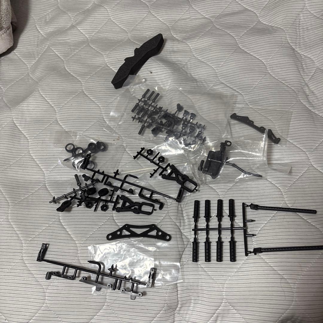 Vacula II RS シャーシキット ダンパー付きボディーはサービス