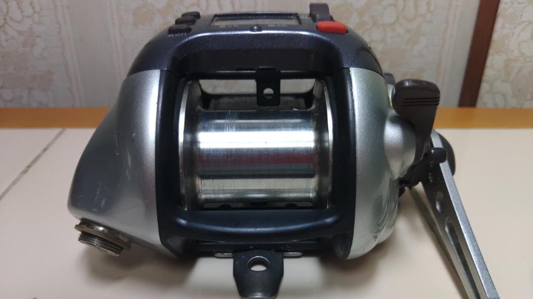 初売り最終】シマノ 電動リール3000H(破損有) &1000EV ＋竿置き - メルカリ