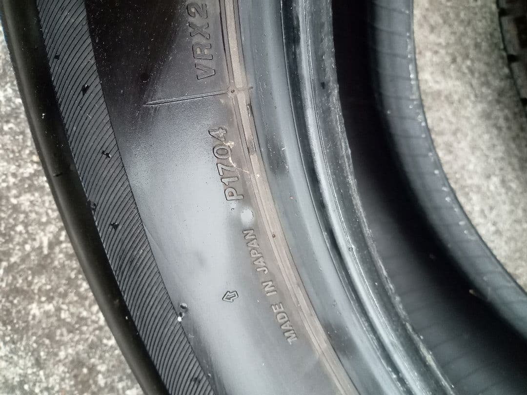 ①ブリジストン VRX2 22年製 205/60/R16　日本製